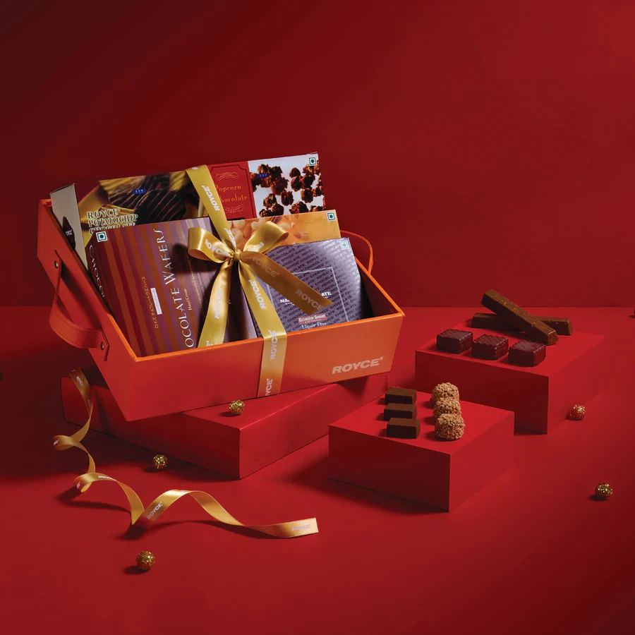 Premium Chocolate Gift Box - Lindt & Morning Berries